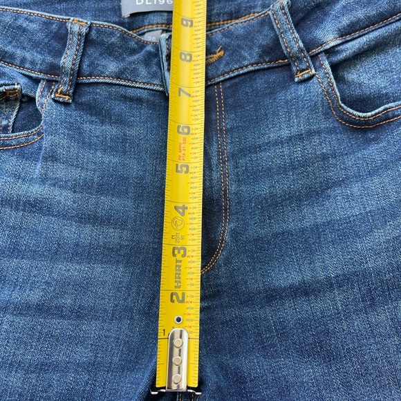 DL1961Emma Low Rise Skinny in Sulton Size 29 - Picture 9 of 13